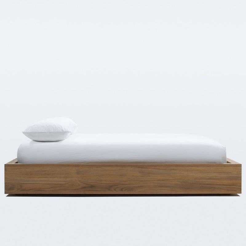 Brushed Jersey Fitted Sheet In White | James Perse Los Angeles