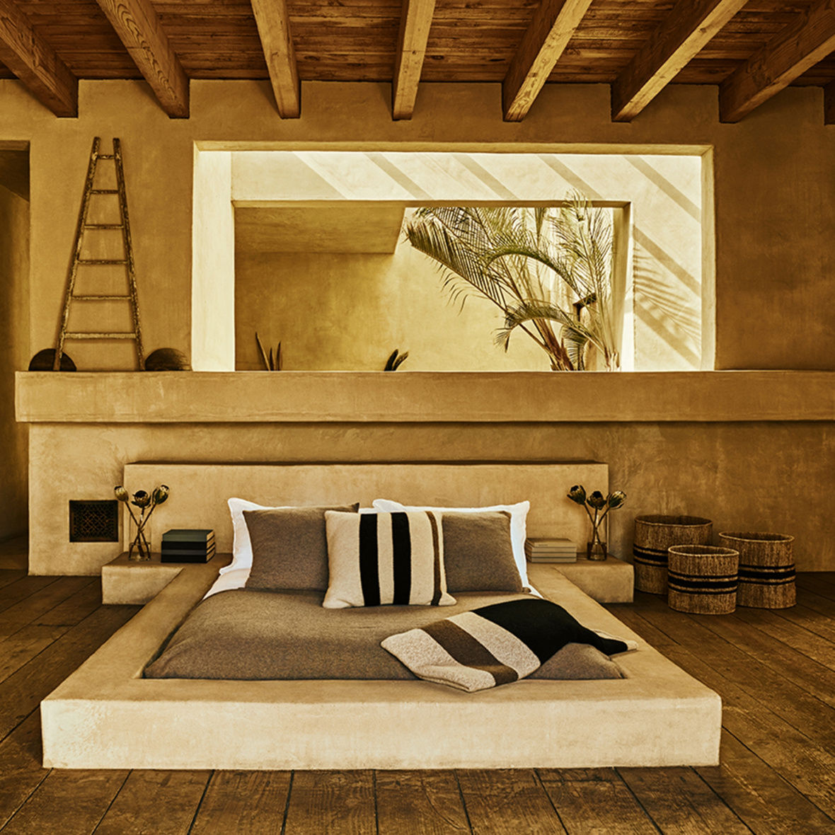 Large Jute Basket In Natural/Charcoal Stripe | James Perse Los Angeles